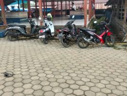 Akibat Langgar Aturan Area Parkir Pasar Kulisusu Barat Dijadikan Lapak Penjual Pakaian.