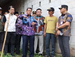 Bupati Tangerang Tinjau Langsung Lokasi Tanah Longsor di Sempadan Sungai Cidurian, Cisoka