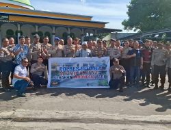 Polres Bitung Bersih-Bersih Masjid Jami An Nur, Dukung Program Indonesia Asri di Bulan Ramadan