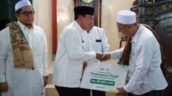 Bupati Tangerang Jumling di Masjid Al Marwah Teluknaga