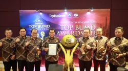 Bupati Tangerang Raih Penghargaan Top BUMD Award 2026Jakarta,–Bupati Tangerang, Moch. Maesyal Rasyid meraih penghargaan sebagai top pembina BUMD pada ajang BUMD Award 2026 yang digelar di Dian Ballroom Hotel Raffles, Senin (13/04/26)