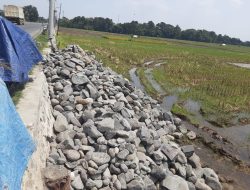 Kegiatan Pembangunanan Irigasi dari Dinas Pertanian di Desa Kubangwungu tidak Tranparan dan di Nilai Tidak Sesuai Ketentuan.