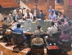 Rapat Terbatas di Hambalang Presiden Membahas Aspirasi Pekerja hingga Peran Kampus Bangun Daerah
